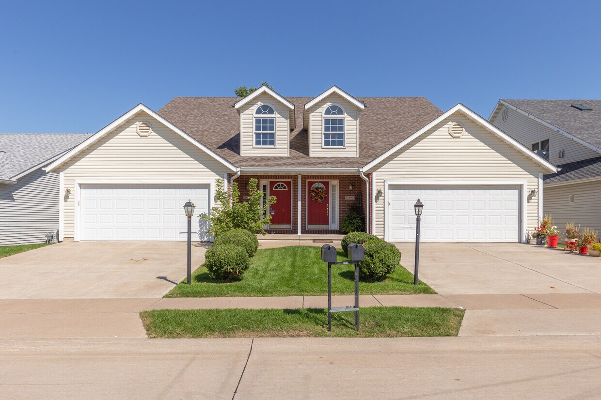 Primary Photo - 3052 Cherrywood Dr