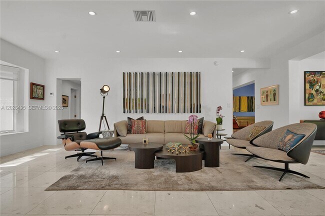 Foto del edificio - 6111 SW 86th St