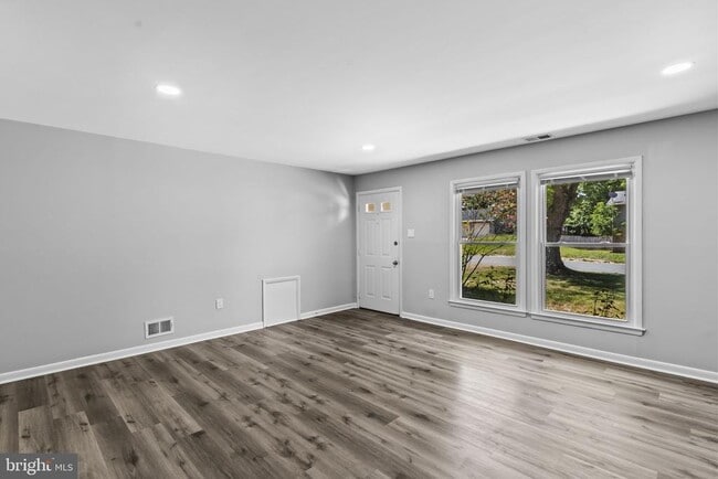 Building Photo - 2060 Red Spruce Ct