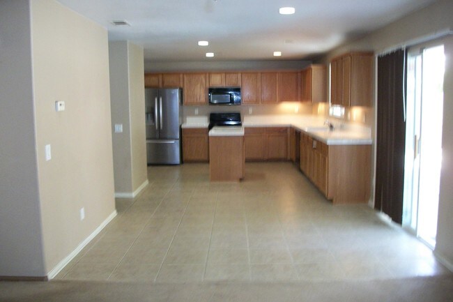 Building Photo - 1521 Ave H-5