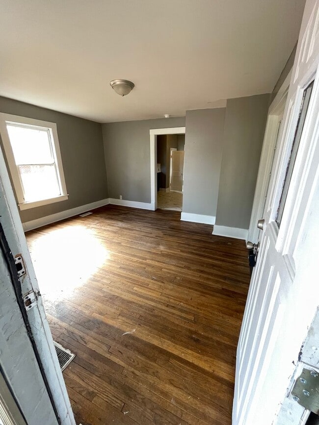 Foto del edificio - 3 Bedroom 1 Bathroom Bungalow West of Down...