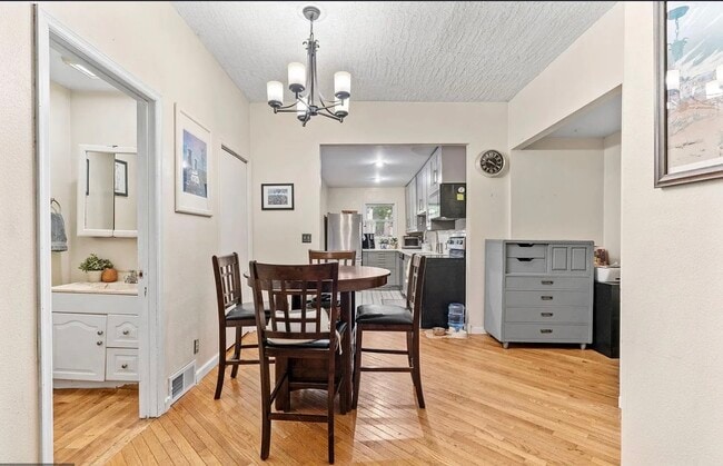 Comedor - 3714 Stevens Ave