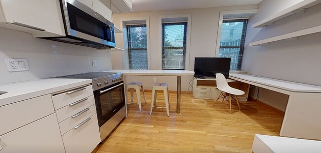 Building Photo - 116 Mount Auburn St