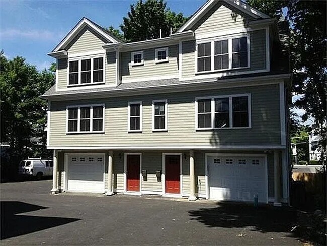 Foto del edificio - No Brokers Fee, No Security Deposit, In-Unit Washer and Dryer, Central Heat/AC, One Parking is In...
