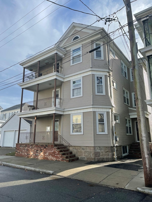 Building Photo - 37 Eaton St