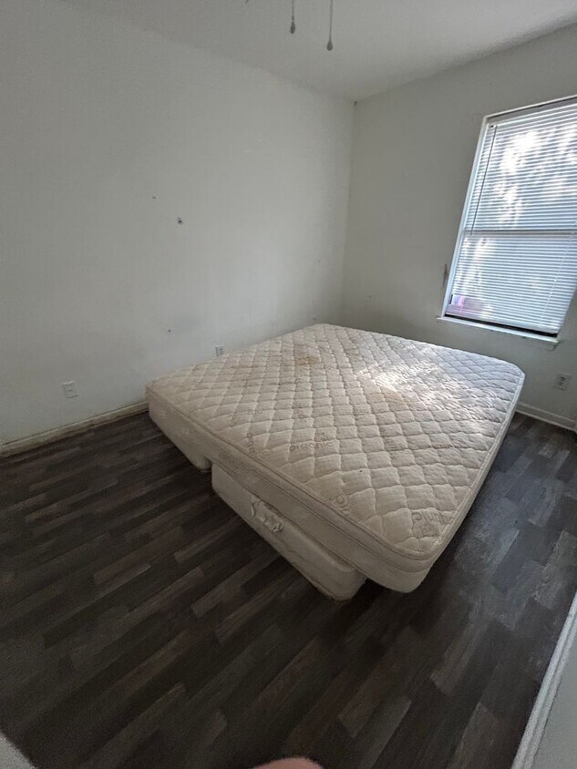 Primary Photo - Huge 3 bed 2 full bath in Summerville!
