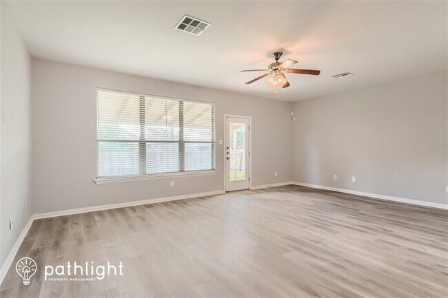 Building Photo - 621 Hot Spring Valley