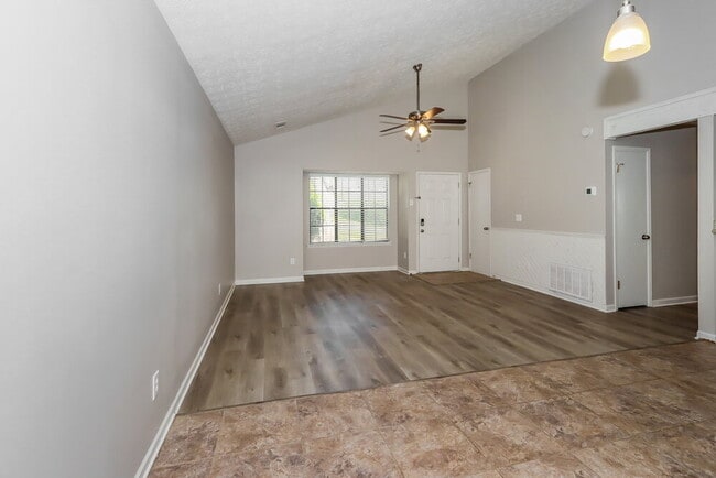 Building Photo - 192 Chase Woods Cir