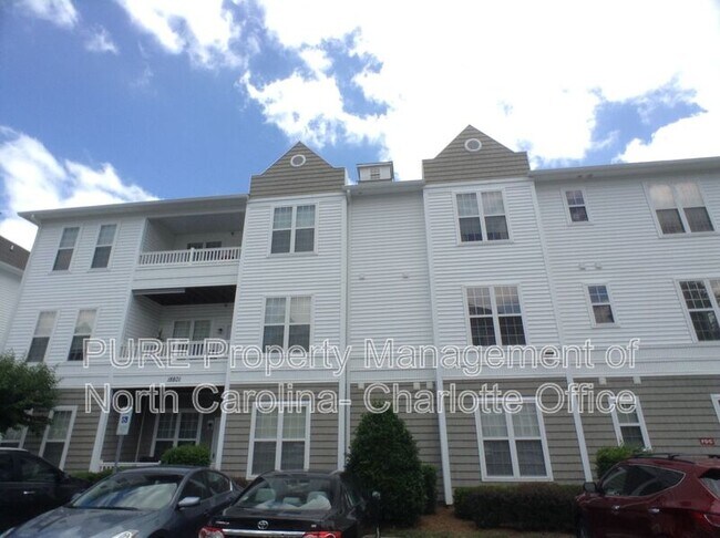 Foto del edificio - 18801 Oakhurst Blvd