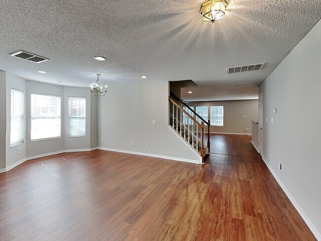Foto del edificio - 2521 Highland Park Dr