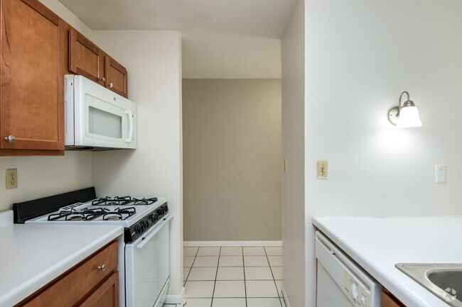 2 BR, 1 BA - 950SF - Oakland Properties