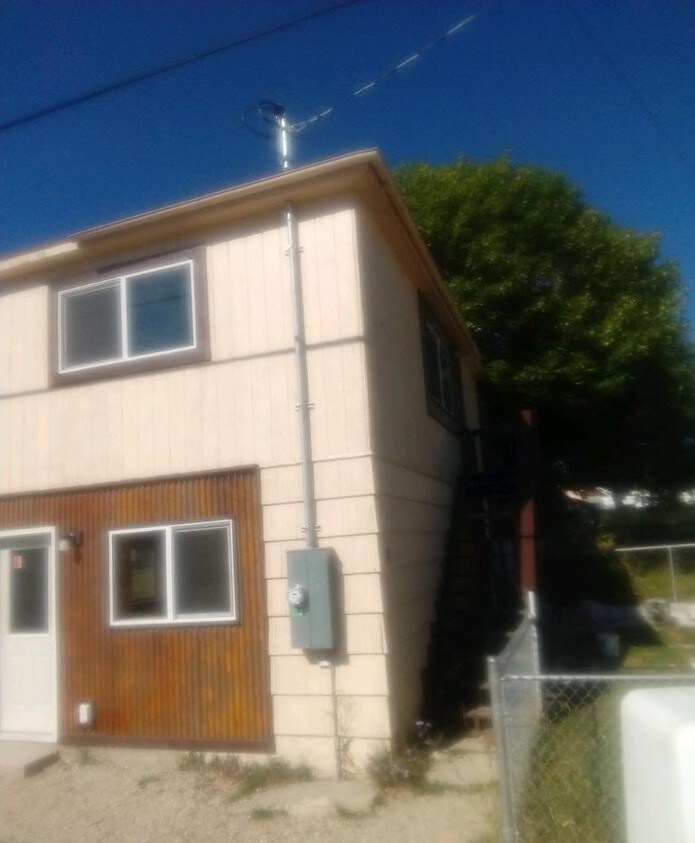 Primary Photo - 1015 E 6th St