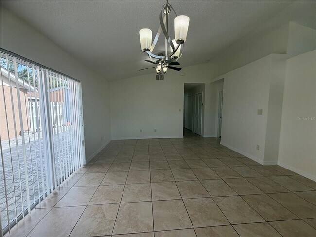 Foto del edificio - 2418 Harbor Town Dr