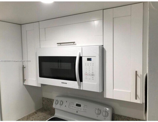 Foto del edificio - 12590 NE 16th Ave