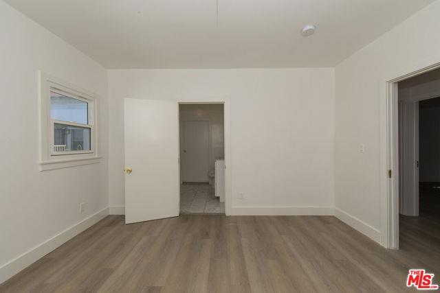 Foto del edificio - 1040 N Crescent Heights Blvd