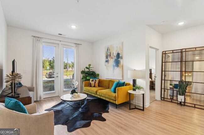 Building Photo - 550 Webb Gin House Rd