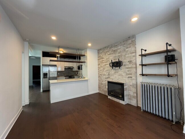 Foto del edificio - 228 Maple St
