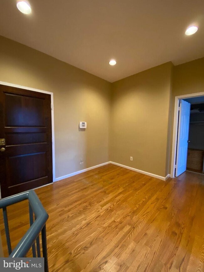 Foto del edificio - 1843 Mintwood Pl NW