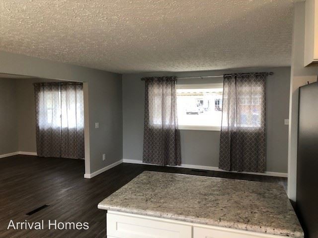 Building Photo - 3 br, 2 bath House - 4355 Kitridge