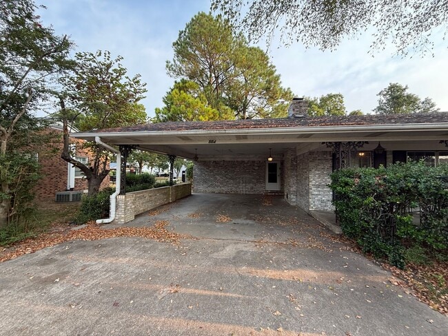 Foto del edificio - 504 W South