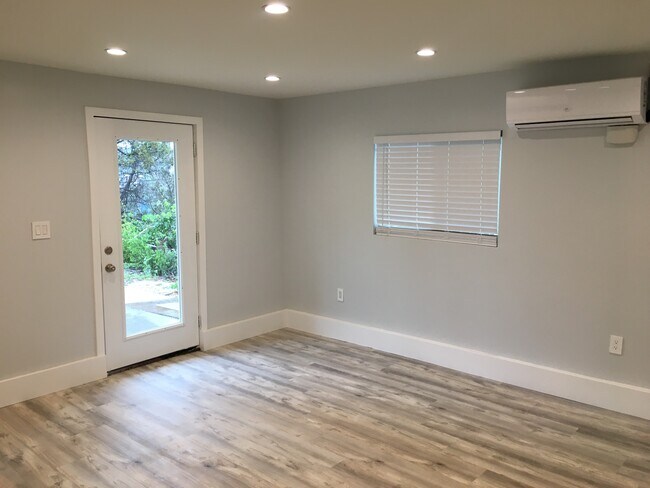Foto del edificio - 23800 Berdon St