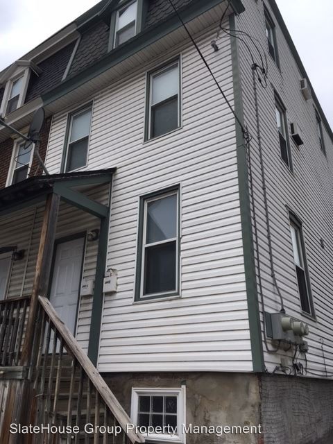 Building Photo - 241 E Main St