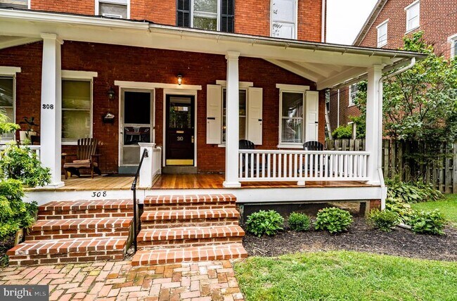 Foto del edificio - 310 W Biddle St