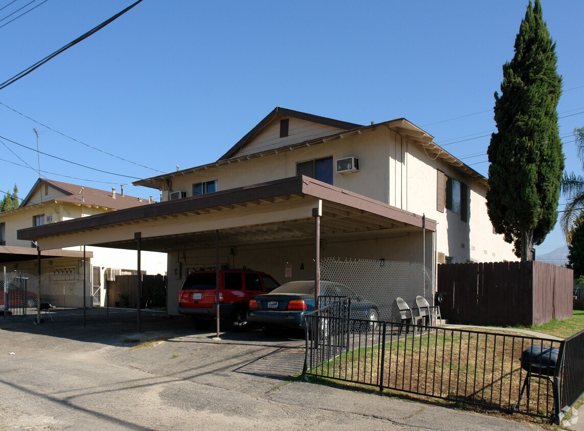 Building Photo - 1146 E 6th St
