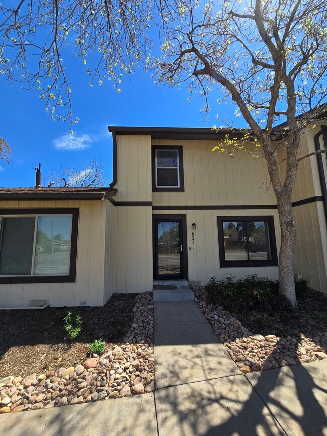 Building Photo - 16045 E Ithaca Pl