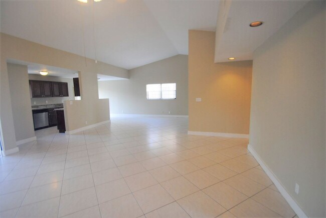Foto del edificio - 10100 NW 21st St