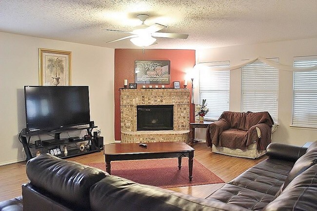 Building Photo - 7304 Marsland Ln