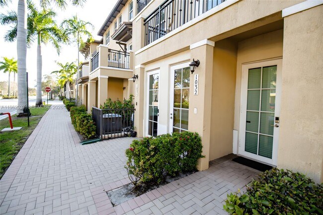 Foto del edificio - 1032 SW 147th Ave