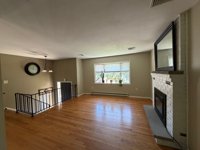 Building Photo - 133 Armstrong Dr
