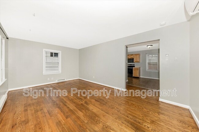 Foto del edificio - 11025 Rosewood Dr