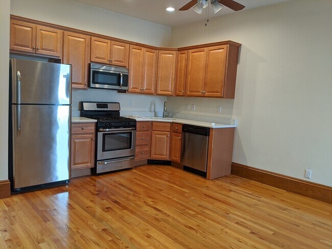 Foto del edificio - 534 E 7th St