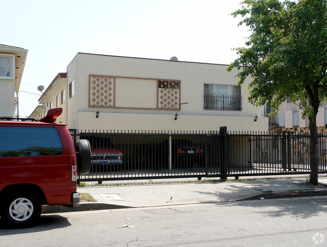 Foto del edificio - 5628 Harold Way