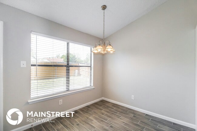 Building Photo - 5520 Creek Valley Dr