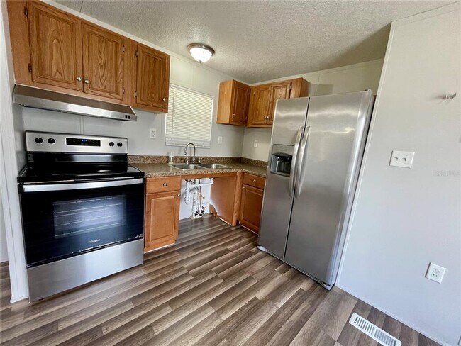 Foto del edificio - 6334 Eugene Acres Ln