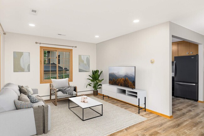 Living Room - 2525 Maple Ln
