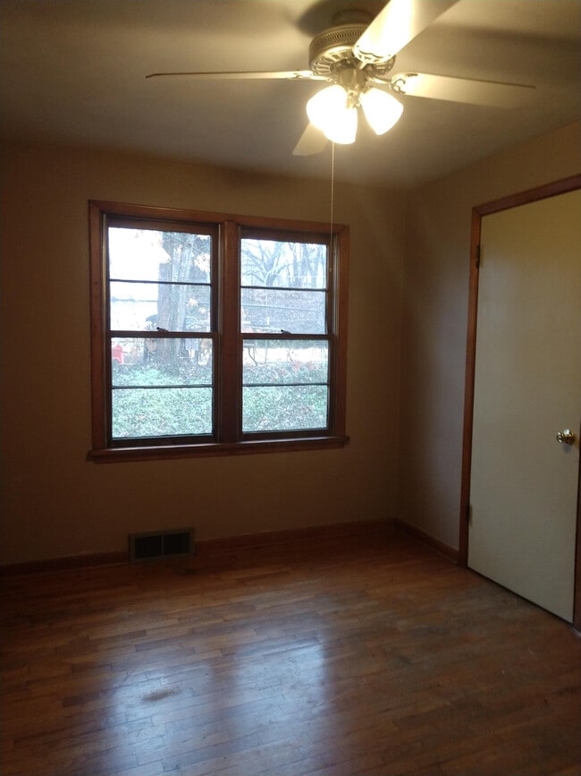 Building Photo - 1501 Mississippi St