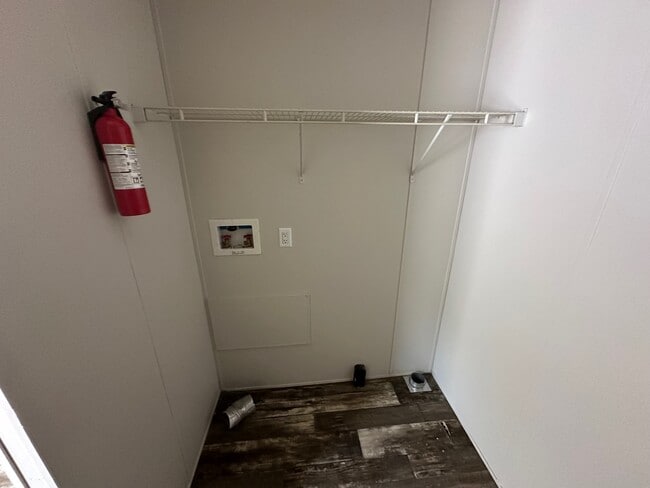 Foto del edificio - 103 Birdsall Dr