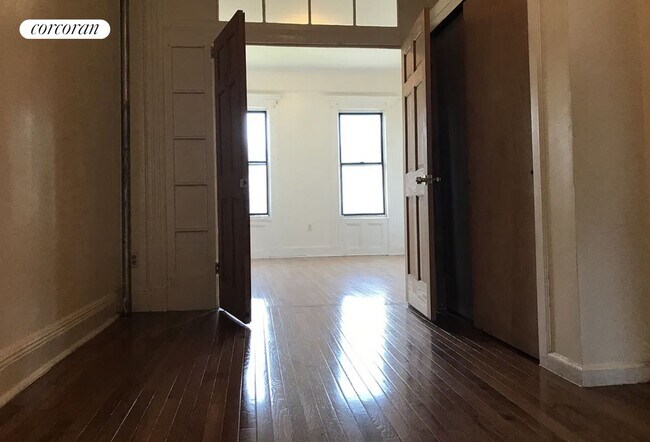 Building Photo - 1502 Dekalb Ave