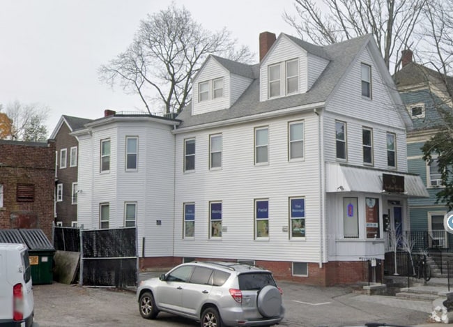 Building Photo - 220 Concord Ave