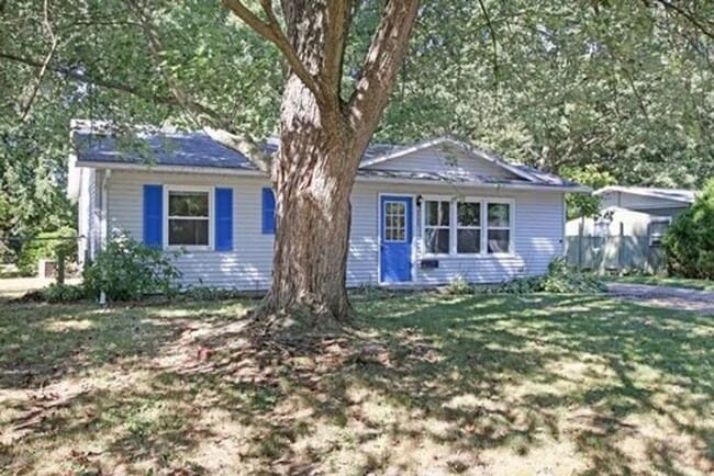 Building Photo - Charming, remodeled 3-Bed/1-Bath Parchment ranch style home with enclosed yard and garage