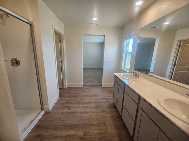 Foto del edificio - Almost brand New Home in Spanish Springs
