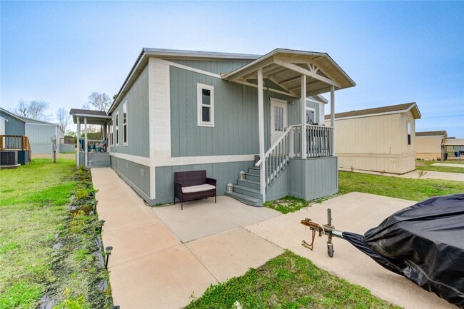 Building Photo - 17338 FM 1097