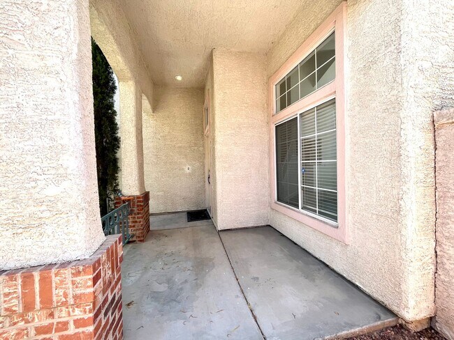 Foto del edificio - 3 bedroom and 2.5 bath in prime Henderson !! 89074 - Nearby School!