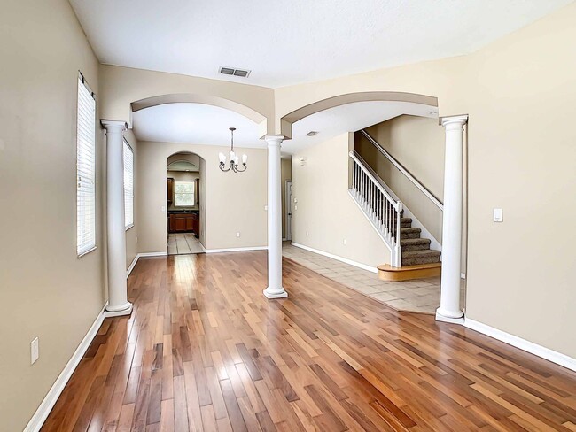 Building Photo - Amazing 4/2.5/2 in the Beautiful Windermere Neighborhood, Summerport