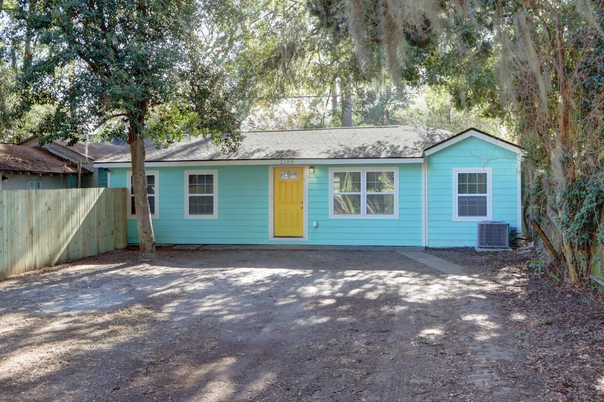 Foto principal - 2109 E 36th St