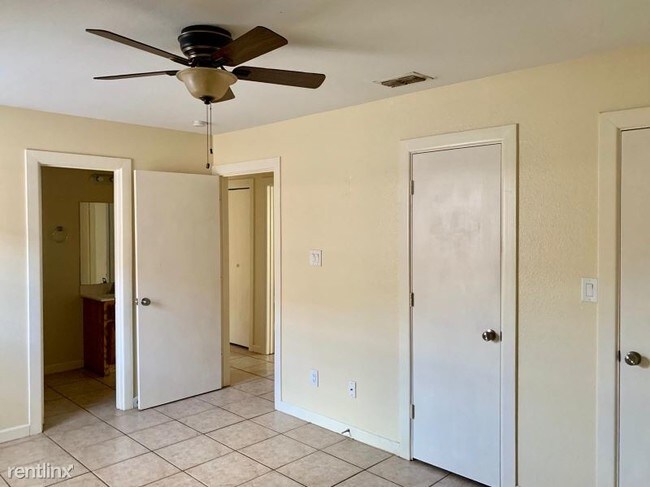 Foto del edificio - 2 br, 2 bath Apartment - 800 W Bronze St